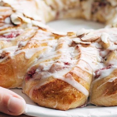 Christmas Tea Ring on a plate.
